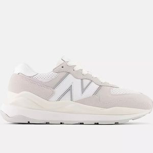 NEW BALANCE 5740 - NWT - SZ 9 M / 10.5 W